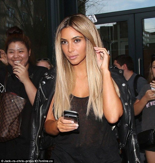 Βλέπετε κάτι ψεύτικο πάνω στην Kim Kardashian; Μόνοι οι beauty addicts θα ξέρετε!