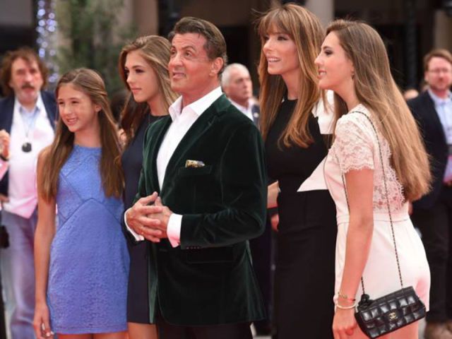 Eίναι αυτή η πιο σέξι οικογένεια στο Hollywood; Nαι είναι (φωτο)