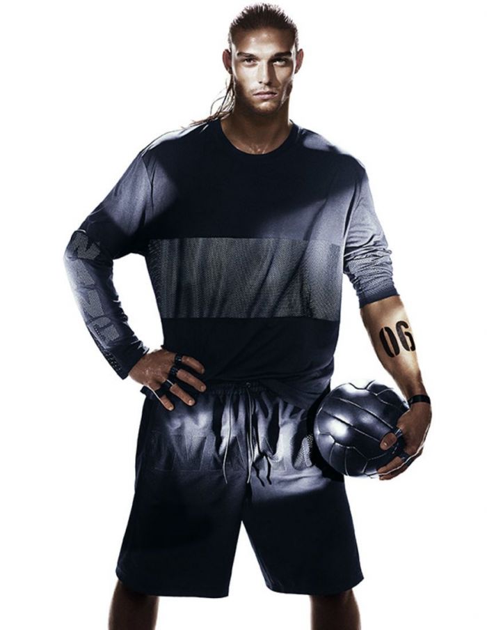 Η καμπάνια της συλλογής Alexander Wang for H&M είναι επιτέλους εδώ! (photos)