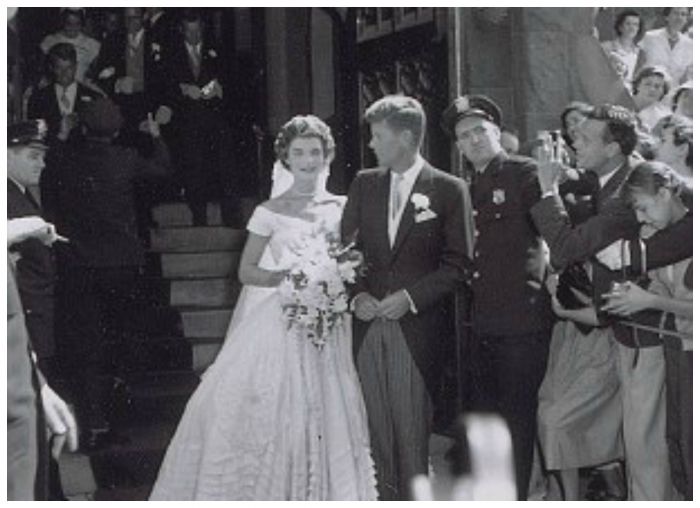 Jackie και John Kennedy: Δείτε για πρώτη φορά αδημοσίευτες φωτογραφίες του γάμου τους