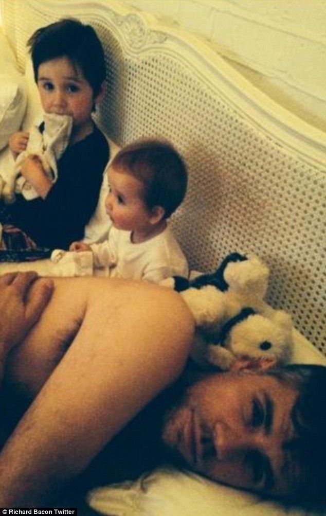 #Wakeupcall: Μετά τα μπουγελώματα ήρθαν οι πρωινές φωτογραφίες των διασήμων