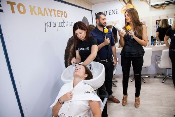 Επισκεφθήκαμε: Το... κινούμενο hair salon του Pantene Pro-V!