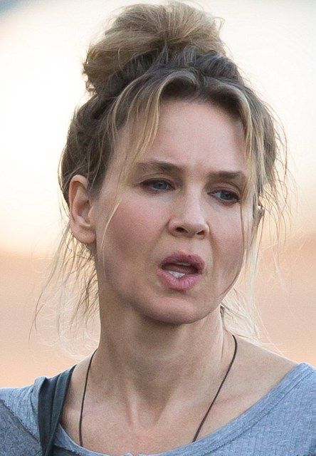 Οι πρώτες φωτογραφίες της Zellweger μετά την εμφάνισή της που έδειχνε αγνώριστη!