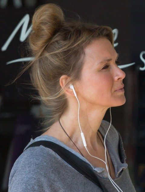 Οι πρώτες φωτογραφίες της Zellweger μετά την εμφάνισή της που έδειχνε αγνώριστη!