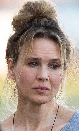 Οι πρώτες φωτογραφίες της Zellweger μετά την εμφάνισή της που έδειχνε αγνώριστη!