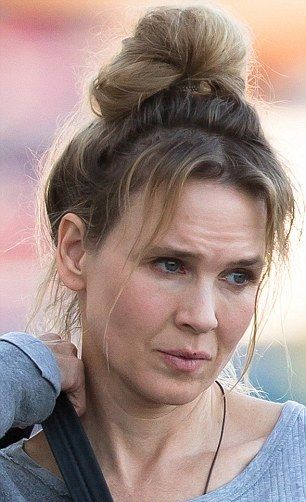 Οι πρώτες φωτογραφίες της Zellweger μετά την εμφάνισή της που έδειχνε αγνώριστη!
