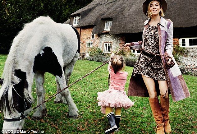 Στην πιο γλυκιά της φωτογράφηση: Δείτε τη Sienna Miller μαζί με την κορούλα της!