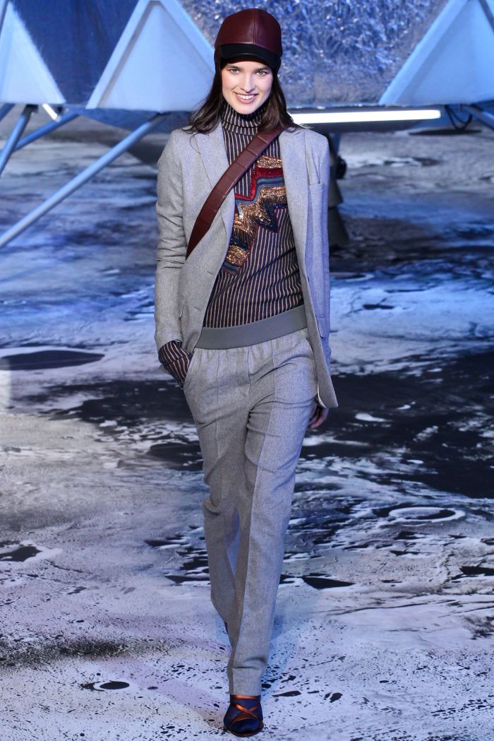 #PFW: Τα H&M προσγειώθηκαν στο φεγγάρι! (+βίντεο)