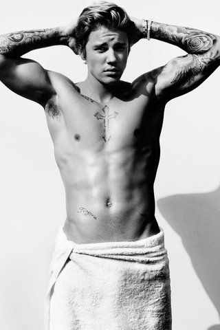 Towel Series: Ο Mario Testino φωτογραφίζει διάσημα πρόσωπα μόνο με την πετσέτα τους