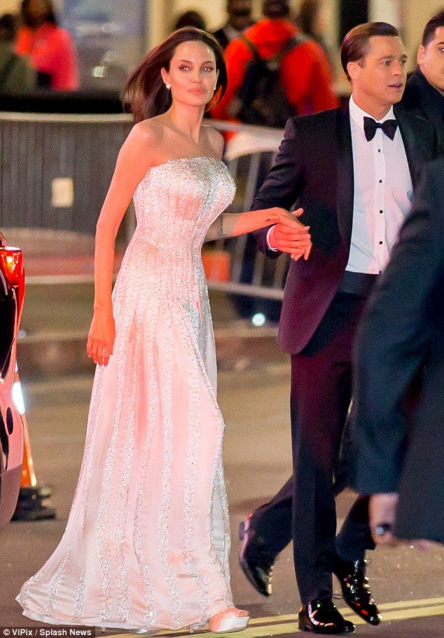 Αδυνάτισε κι άλλο; Οι νέες φωτογραφίες της Angelina Jolie είναι πραγματικά τρομακτικές