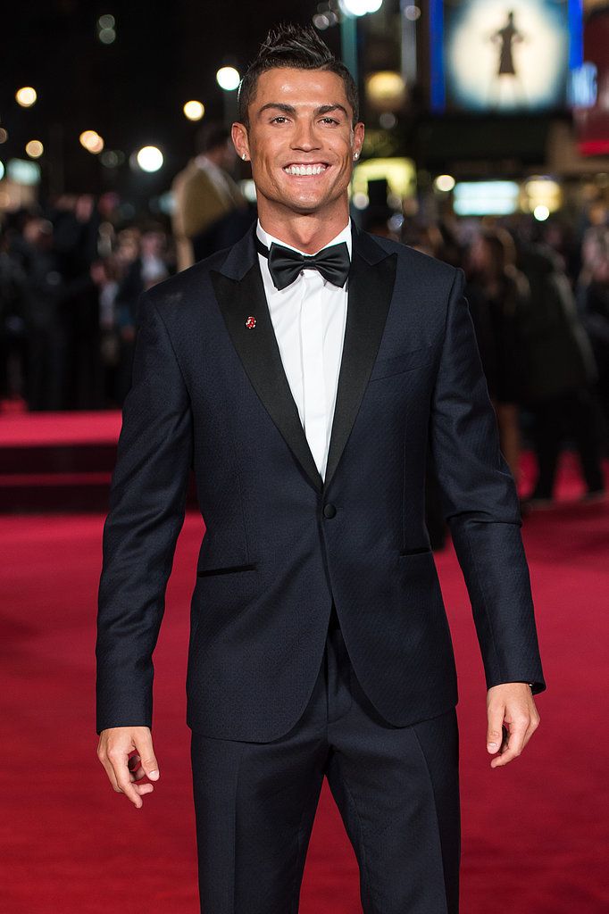Ο Cristiano Ronaldo πήρε τον γιο του μαζί του στο κόκκινο χαλί – και είναι ολόιδιοι!