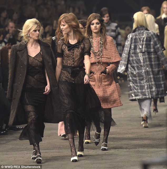 Ciao, Roma! Όλα τα highlights από το Chanel Metiers D'Art show στην ιταλική πρωτεύουσα