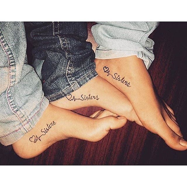 Sister tattoos: 10+ 2 ιδέες για να «χτυπήσεις» το ίδιο τατουάζ με την αδερφή σου