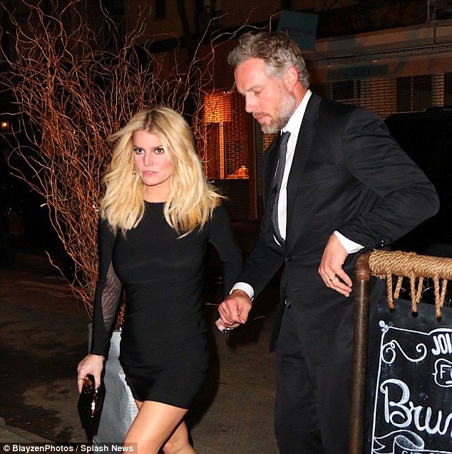 Επιτέλους πάχυνε: Αυτή η εμφάνιση της Jessica Simpson σχολιάστηκε έντονα!