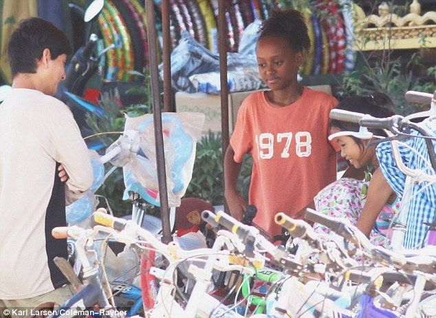 Oι κόρες της Angelina Jolie στις πιο συγκινητικές φωτογραφίες της ημέρας
