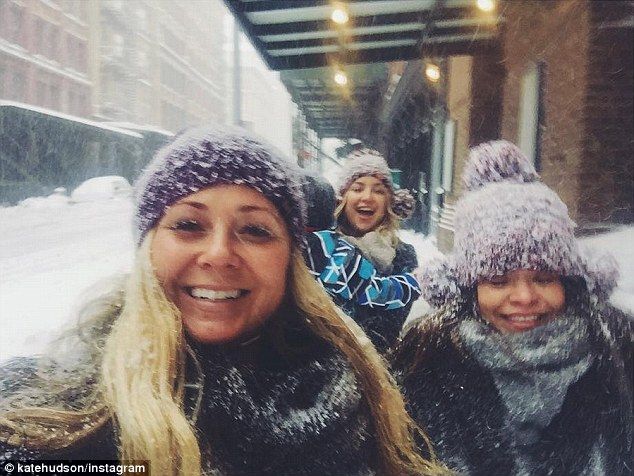 Η πρώτη εμφάνιση της Kate Hudson μετά την γυμνή φωτογραφία & η... έκπληξη που επεφύλασσε