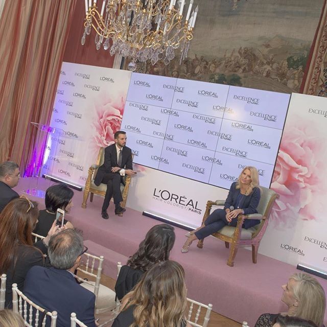 Ελένη Μενεγάκη: Δες το chic σύνολο που φόρεσε στη λαμπερή εκδήλωση της L’Oréal!