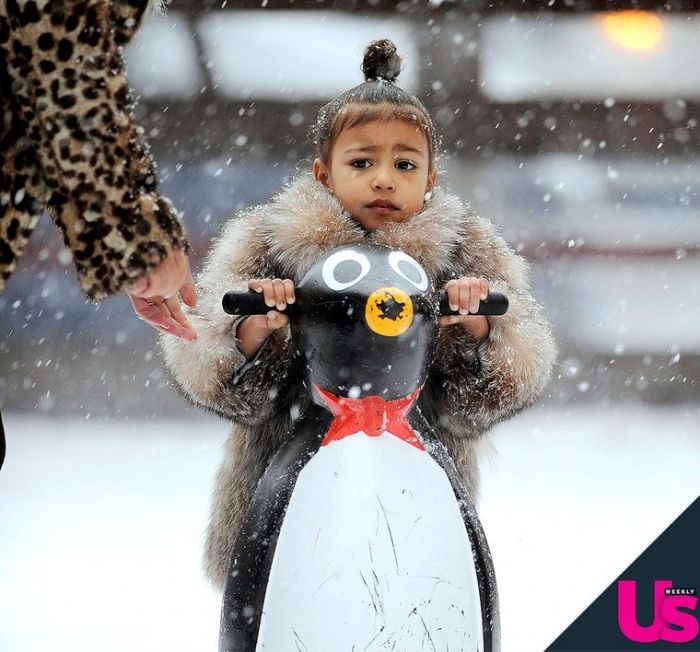 Η Kim Kardashian μαθαίνει ice-skating στη μικρή North και οι φωτογραφίες είναι υπέροχες
