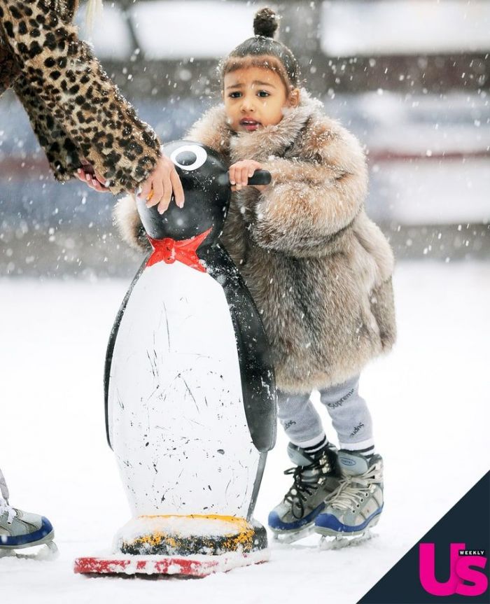 Η Kim Kardashian μαθαίνει ice-skating στη μικρή North και οι φωτογραφίες είναι υπέροχες