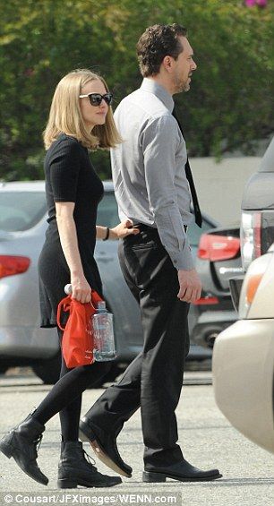 Η Amanda Seyfried επιβεβαίωσε τις φήμες που τη θέλουν ζευγάρι με τον Thomas Sadoski