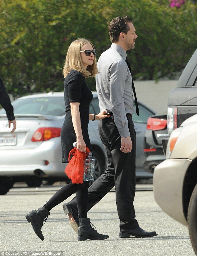 Η Amanda Seyfried επιβεβαίωσε τις φήμες που τη θέλουν ζευγάρι με τον Thomas Sadoski