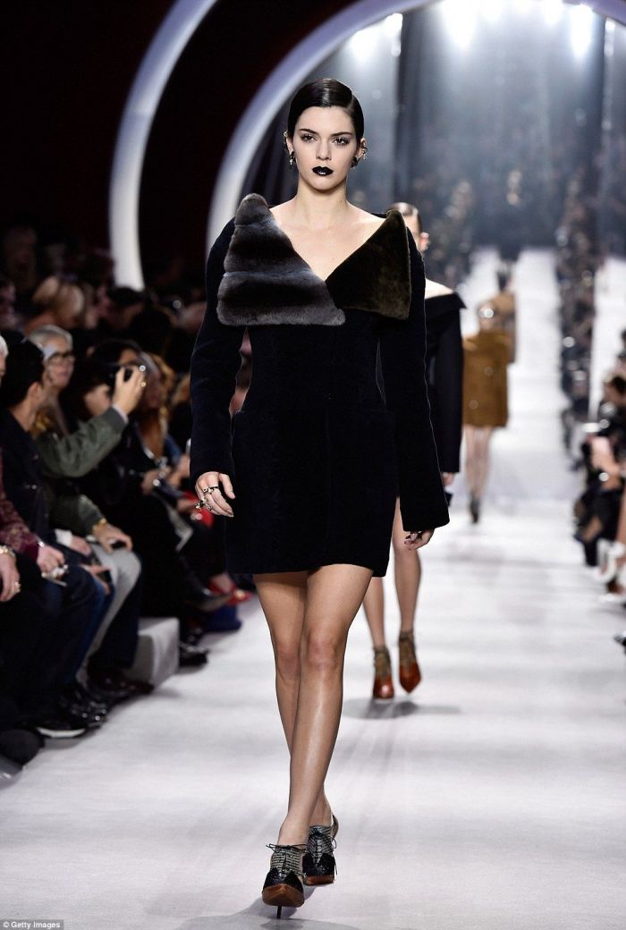 Η gothic πλευρά της Kendall Jenner