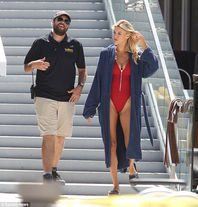 Οι φωτογραφίες που μάλλον θα κάνουν τον Leonardo DiCaprio να μετανιώσει