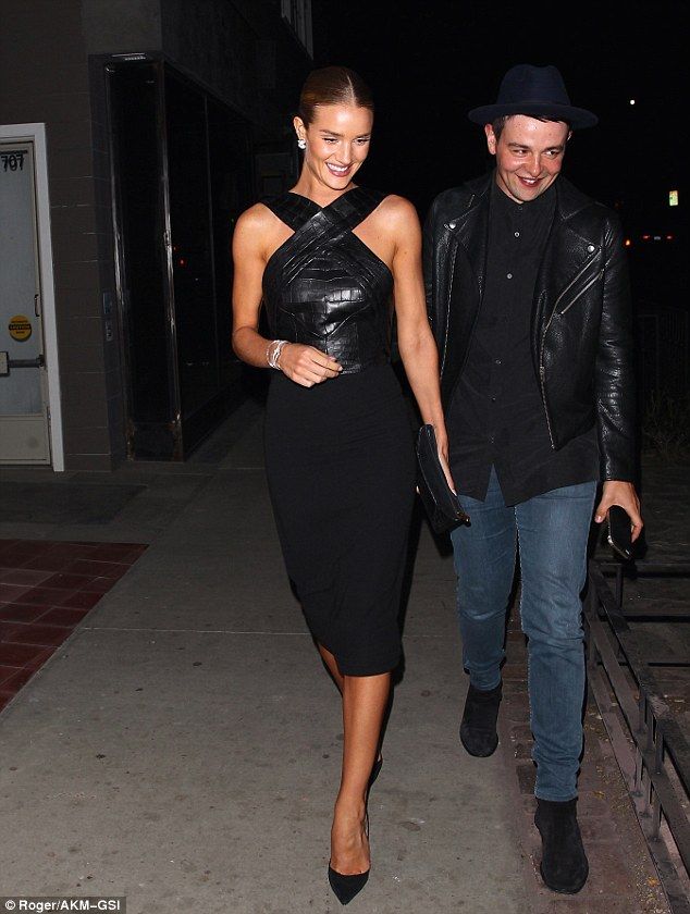 Η Rosie Huntington-Whiteley σε μία απίστευτη εμφάνιση