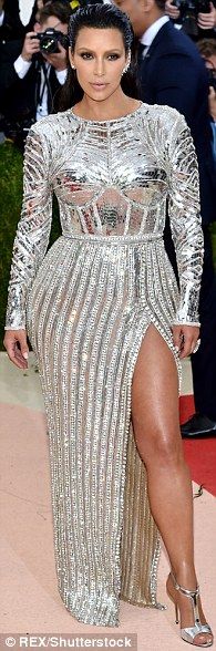 Η Kim Kardashian ήταν πιο σέξι και πιο αδυνατισμένη από ποτέ στo χθεσινό Met Gala