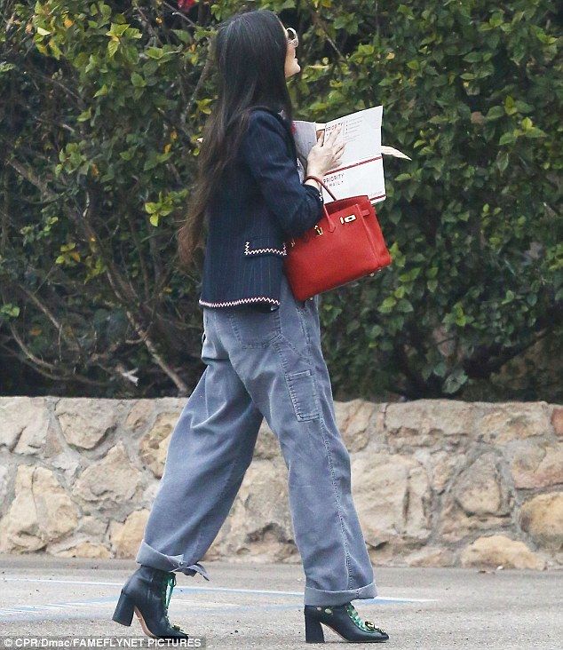 Μα είναι δυνατόν; Η νέα εμφάνιση της Demi Moore είναι ό, τι πιο αλλόκοτο θα δεις σήμερα