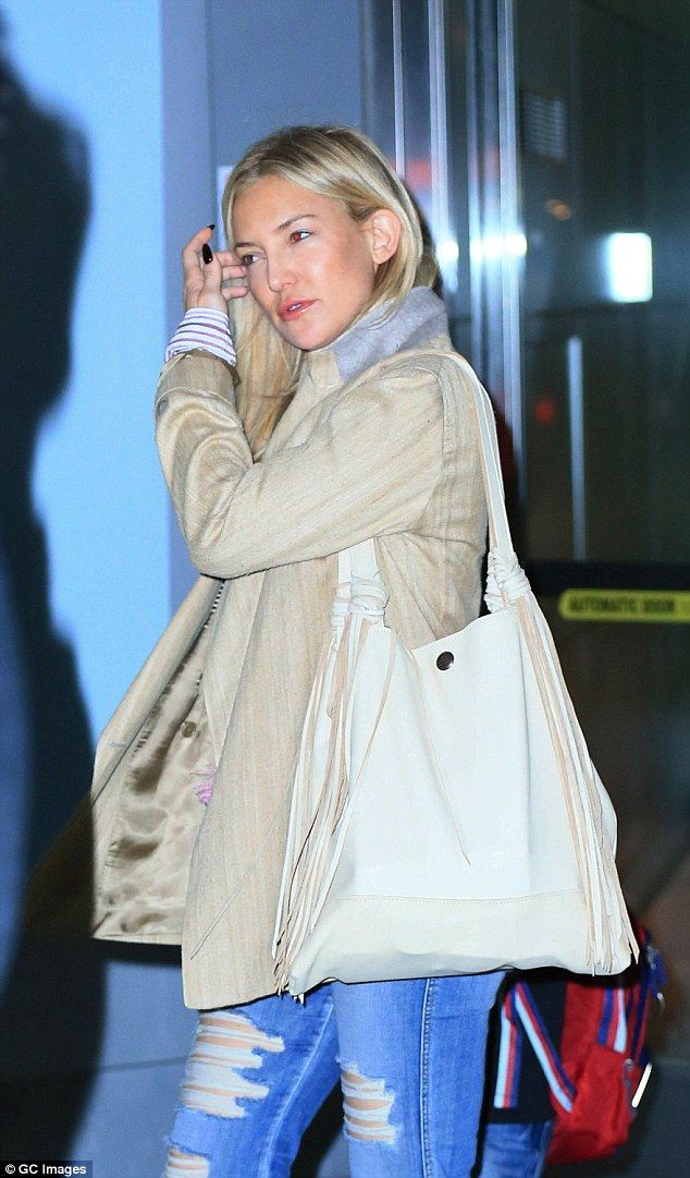 Πόσο κούκλοι: Οι γιοι της Kate Hudson σε σπάνια εμφάνιση με τη διάσημη μαμά τους