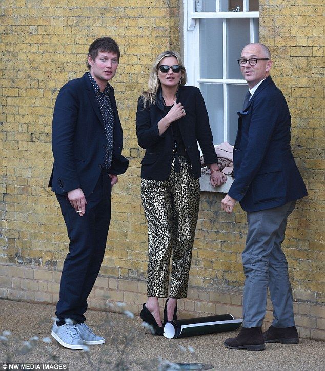 Το αποφασίσαμε: Η Kate Moss είναι, πραγματικά, μία γυναίκα σαν όλες εμάς