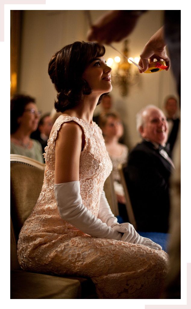 Φωτογραφίες: Η Katie Holmes υποδύεται τη Jackie Kennedy και είναι πιο κομψή από ποτέ