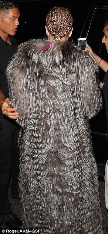 Δεν μας άρεσε καθόλου: Το νέο hair look της Khloe Kardashian είναι λιγάκι… αστείο!