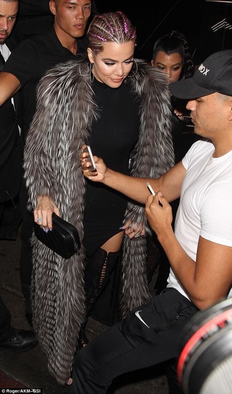 Δεν μας άρεσε καθόλου: Το νέο hair look της Khloe Kardashian είναι λιγάκι… αστείο!