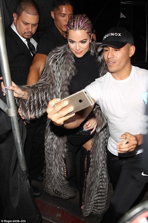 Δεν μας άρεσε καθόλου: Το νέο hair look της Khloe Kardashian είναι λιγάκι… αστείο!