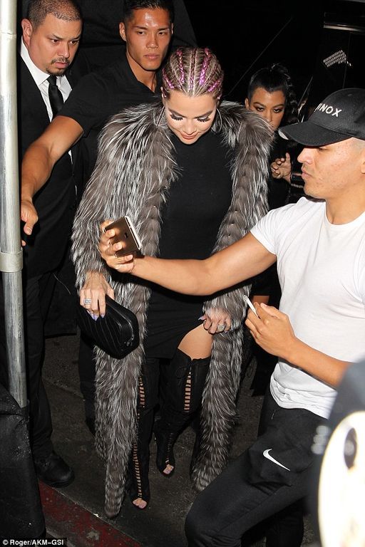 Δεν μας άρεσε καθόλου: Το νέο hair look της Khloe Kardashian είναι λιγάκι… αστείο!
