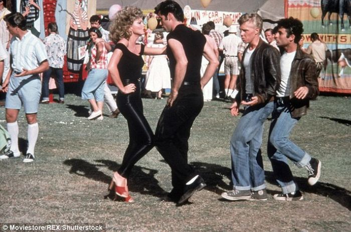 What; Η νέα θεωρία για το θρυλικό Grease είναι ό, τι πιο μακάβριο θα ακούσεις σήμερα