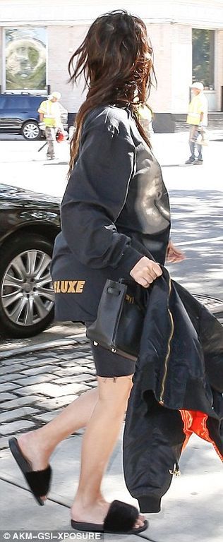 Η Kim Kardashian βγήκε έξω χωρίς μακιγιάζ και αυτές οι φωτογραφίες θα γίνουν ο «εφιάλτης» της