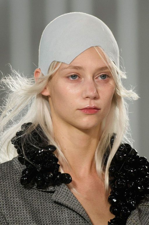 Glittery Makeup Looks: Η Pat McGrath πήγε το trend στο επόμενο επίπεδο!