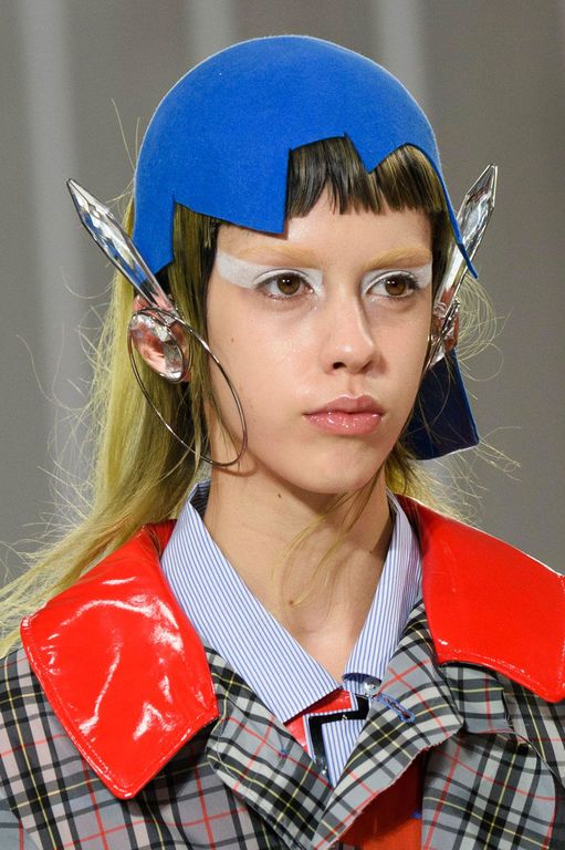 Glittery Makeup Looks: Η Pat McGrath πήγε το trend στο επόμενο επίπεδο!
