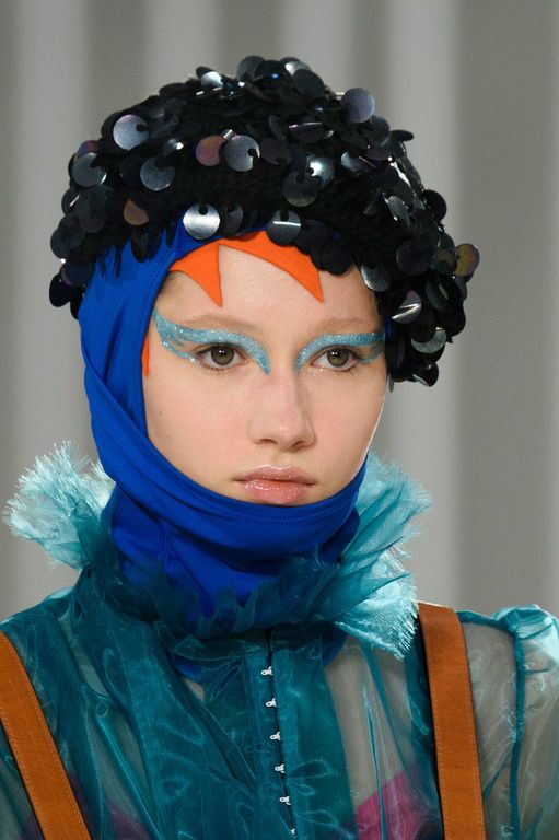 Glittery Makeup Looks: Η Pat McGrath πήγε το trend στο επόμενο επίπεδο!