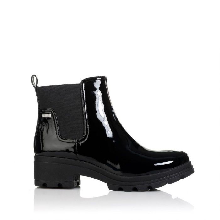 Με λάστιχο, Nak Shoes