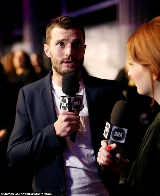 O Jamie Dornan με αθλητικό outfit είναι ό, τι πιο σέξι θα δεις σήμερα