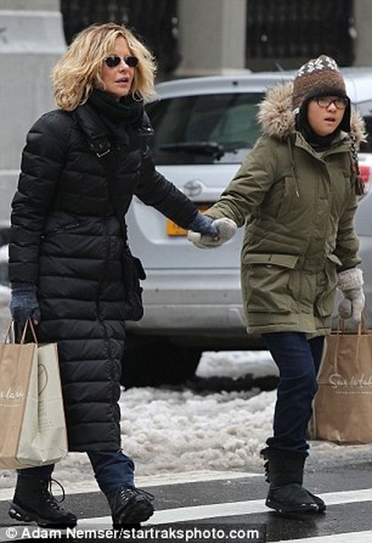 Μα πόσο έχει μεγαλώσει! Η Meg Ryan σε δημόσια εμφάνιση για πρώτη φορά με την κορούλα της