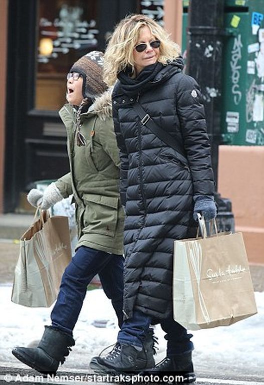 Μα πόσο έχει μεγαλώσει! Η Meg Ryan σε δημόσια εμφάνιση για πρώτη φορά με την κορούλα της