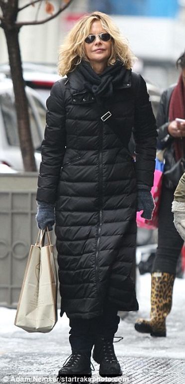 Μα πόσο έχει μεγαλώσει! Η Meg Ryan σε δημόσια εμφάνιση για πρώτη φορά με την κορούλα της