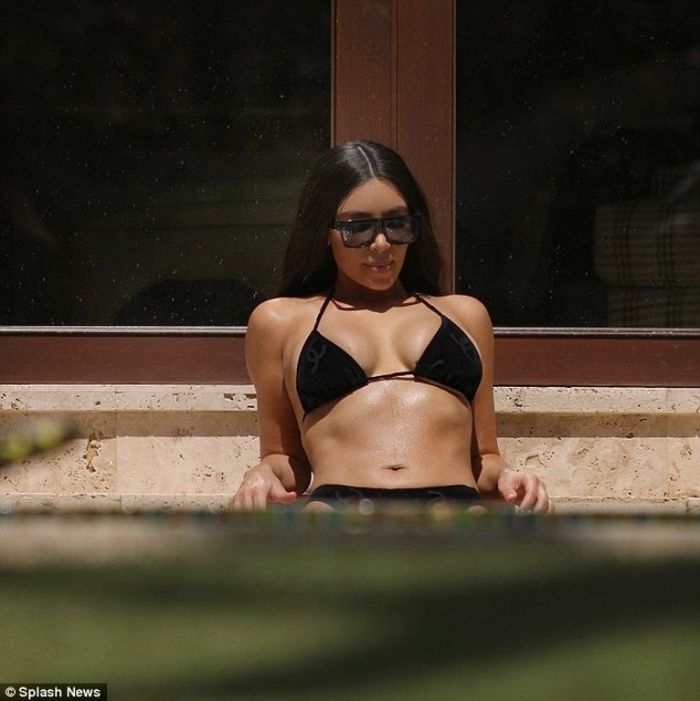 Πιο αδύνατη από ποτέ! Η Kim Kardashian έχει γίνει κορμάρα
