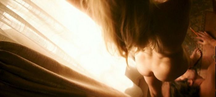 Απλά θεά! Η Charlize Theron είναι ολόγυμνη στη νέα της ταινία και ιδού οι φωτό που το αποδεικνύουν