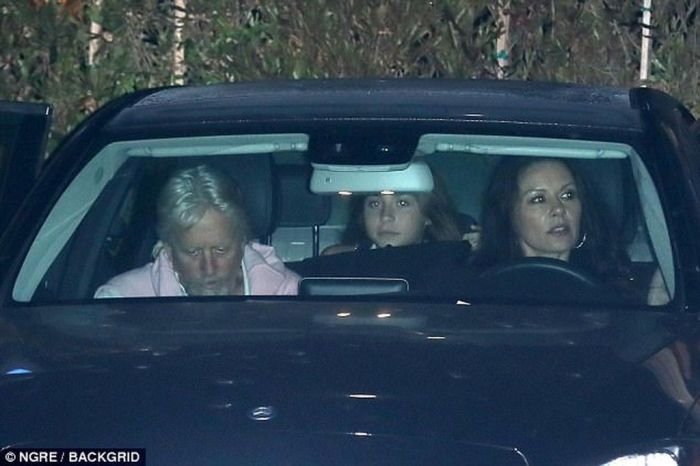 Μichael Douglas-Catherine Zeta-Jones: H σπάνια έξοδος και η υπερβολική εμφάνιση της κόρης τους